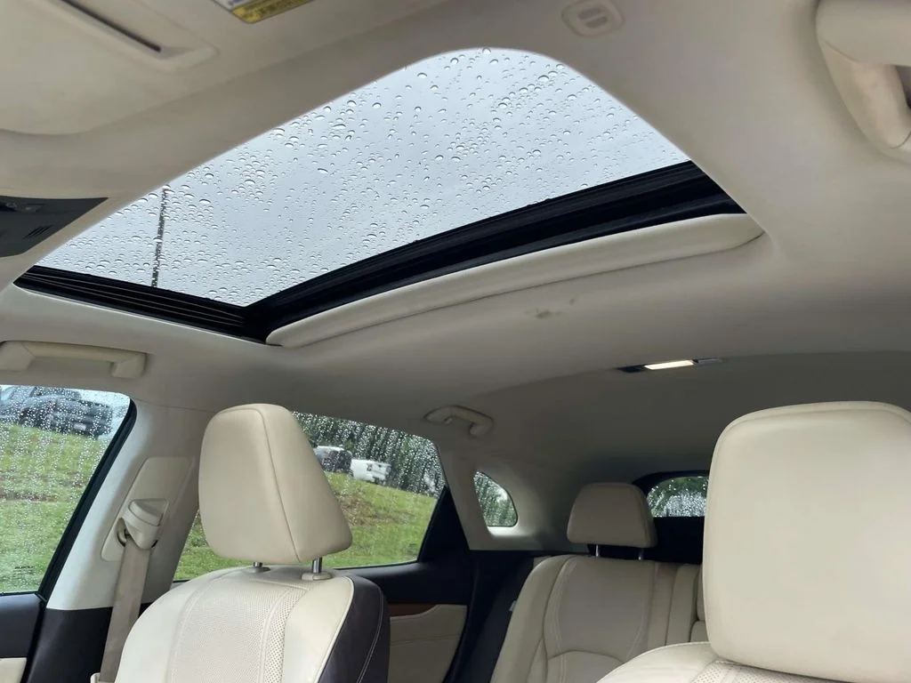 Used 2016 Matador Red Mica Lexus Base image 16
