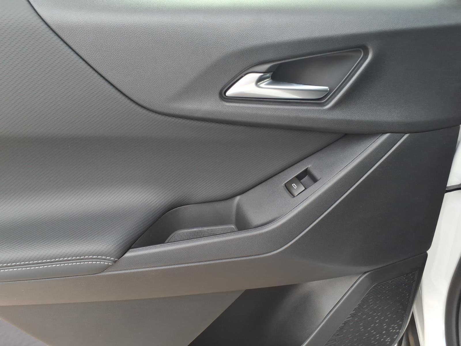 New 2026 Summit White Chevrolet LT image 9