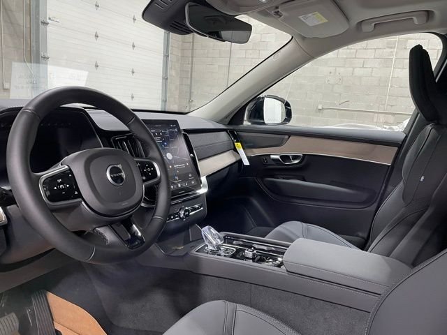 2026 Volvo XC90 Plus - Photo 11