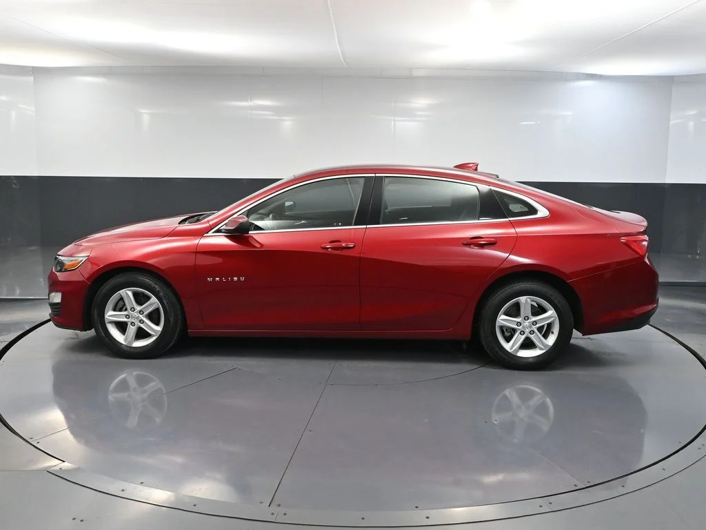 Used 2024 Red Chevrolet LT image 9