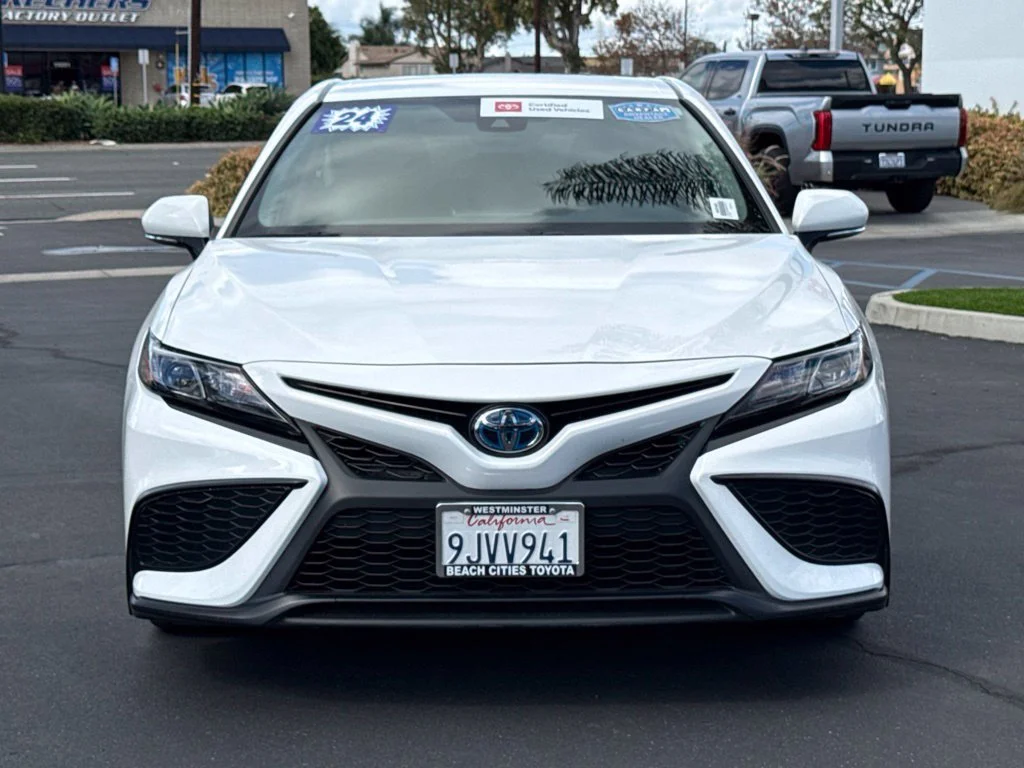 Certified Used 2024  Toyota SE image 4