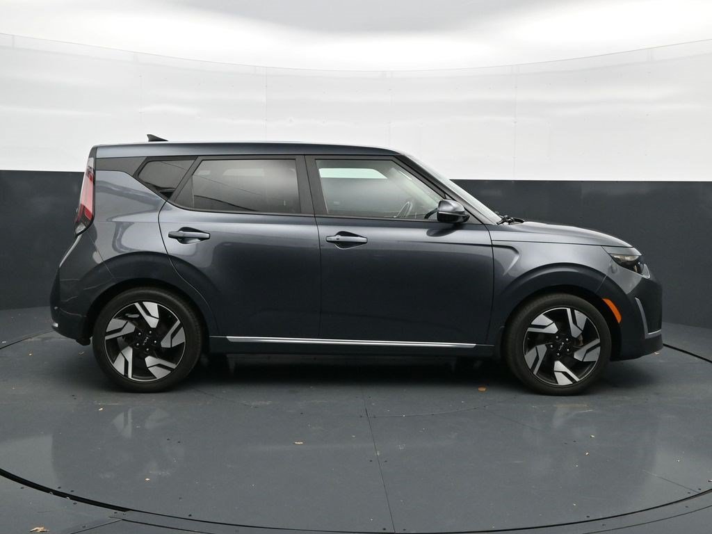 Used 2023 Gravity Gray Kia GT-Line image 8