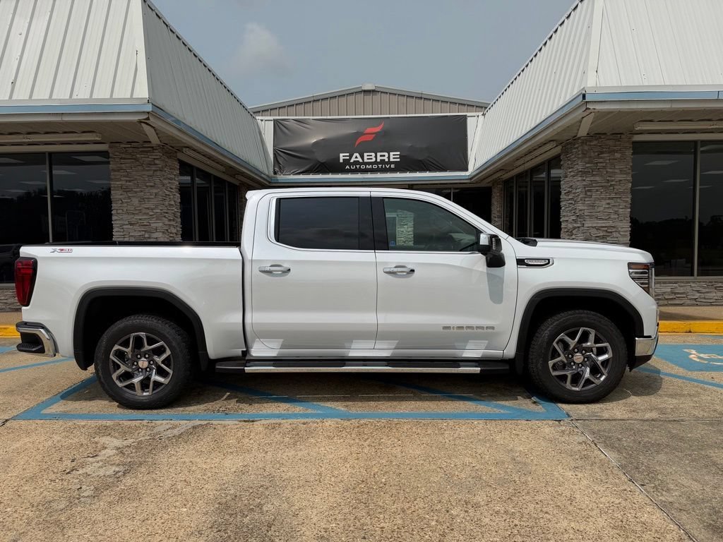 New 2026 Glacier White Tricoat GMC SLT image 3
