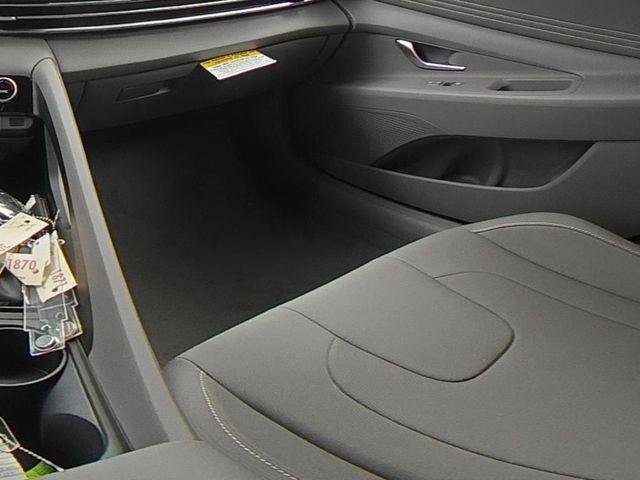 New 2026 White Hyundai SEL Sport image 38