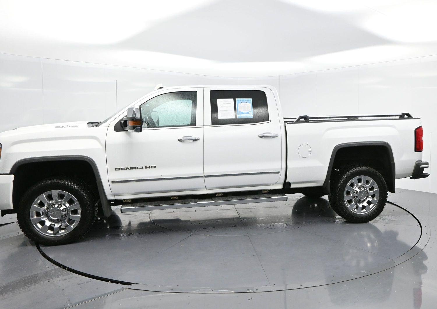 Used 2019 Summit White GMC Denali image 4