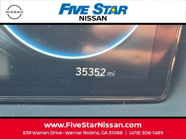 Used 2023 Black Hyundai SE image 30