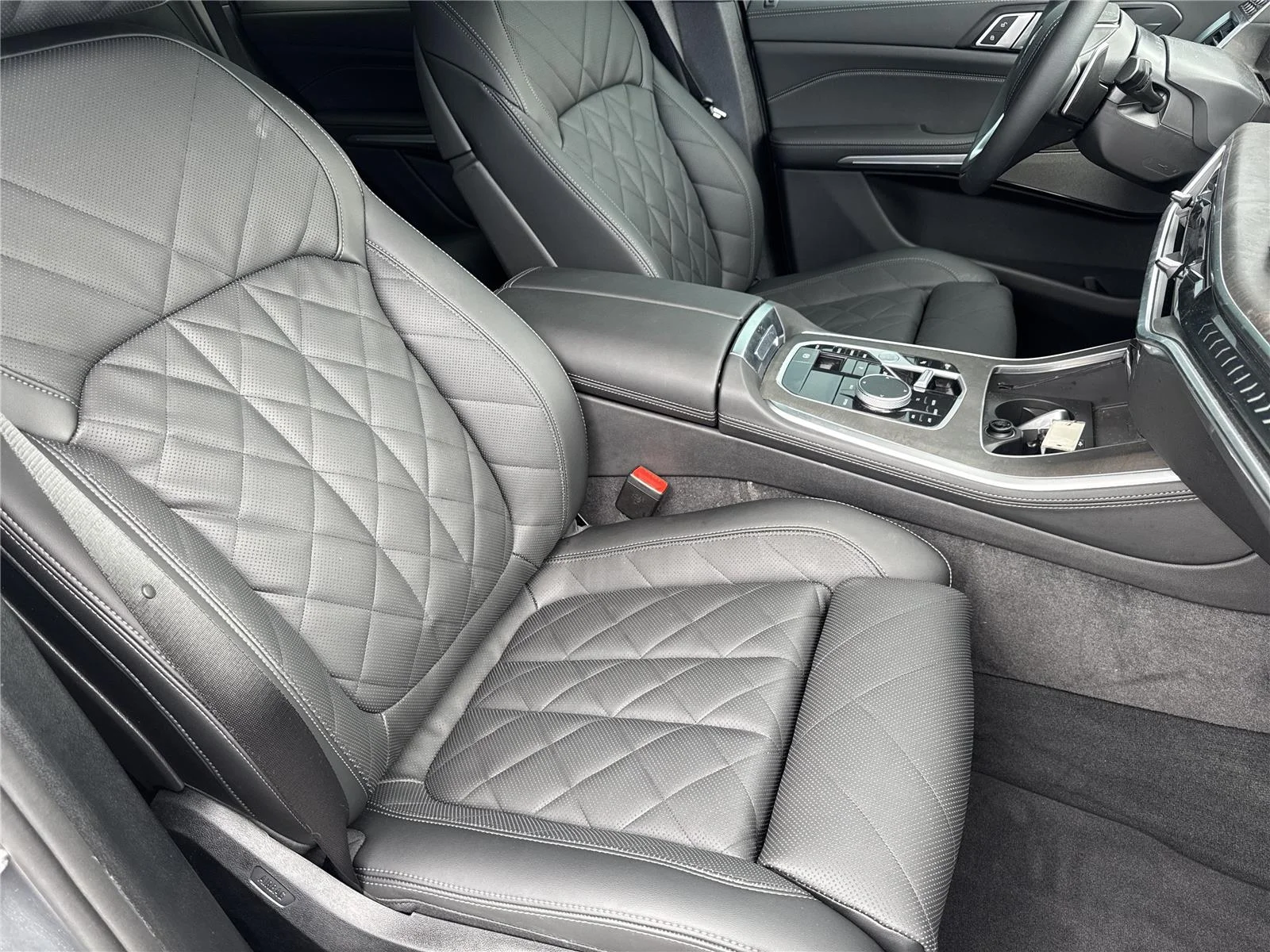 Used 2026 Skyscraper Grey Metallic BMW sDrive40i image 37