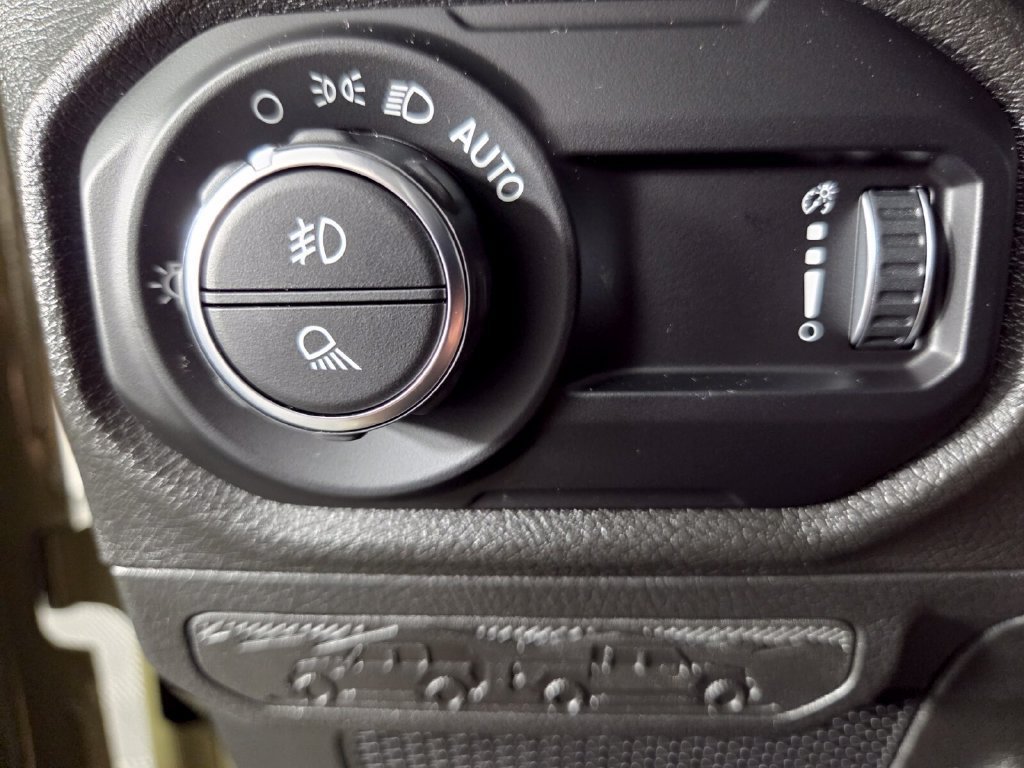Used 2026 41 Jeep Sport S image 19