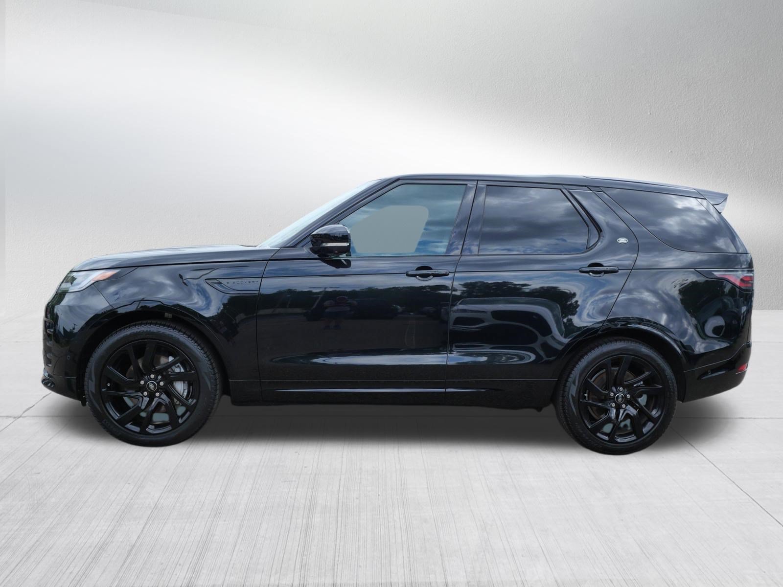 Used 2023 Land Rover Discovery S R Dynamic with VIN SALRT2EX5P2484867 for sale in Minneapolis, Minnesota