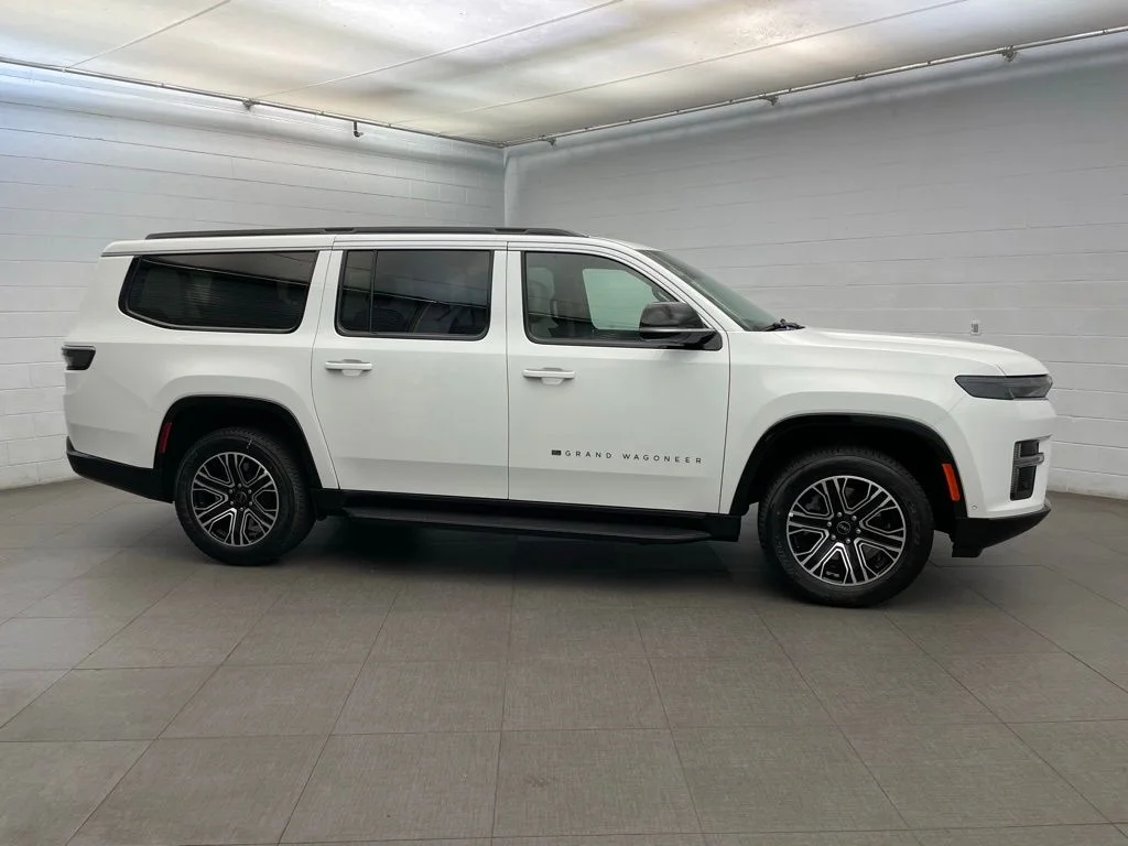 New 2026 White Jeep  image 2