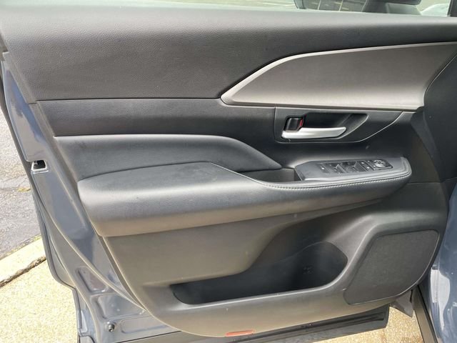 Used 2024 White Toyota XLE image 11