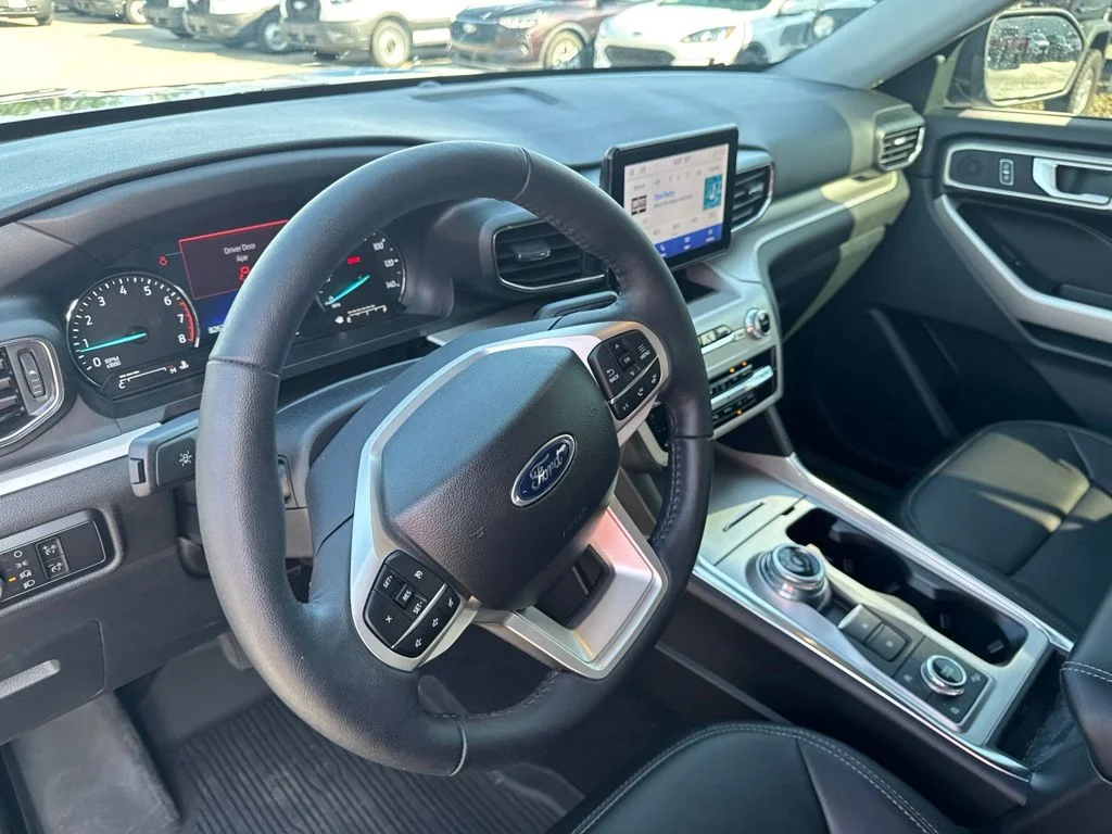 Used 2023 Blue Ford XLT image 10