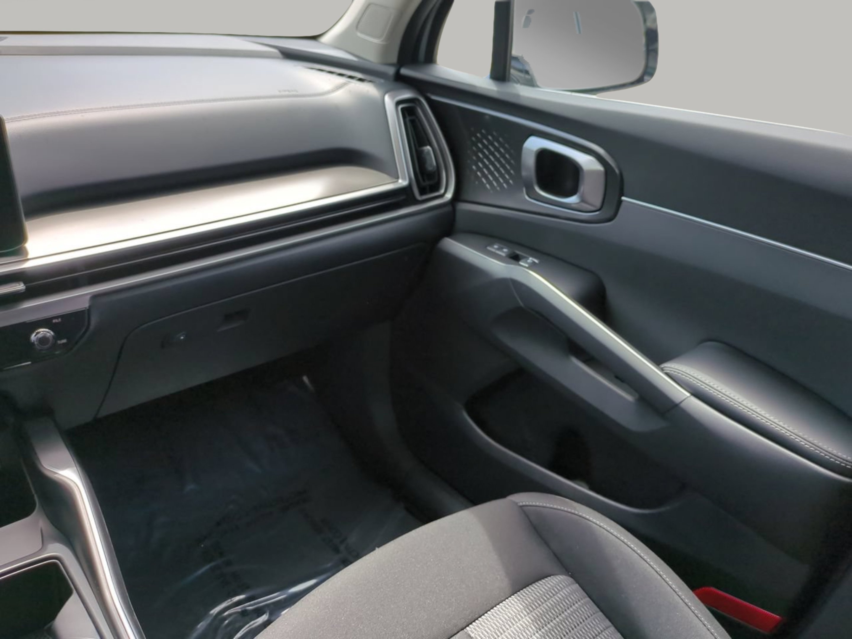 New 2026 Ivory Silver Kia LX image 29