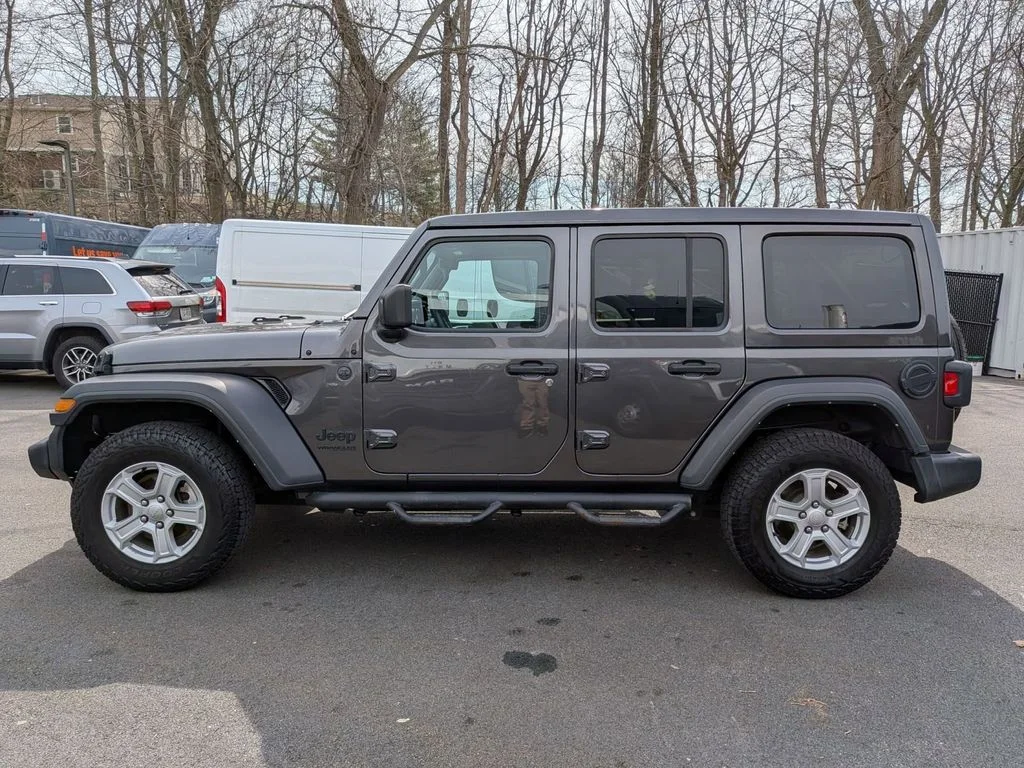 Used 2022 Gray Jeep Unlimited Sport S image 9