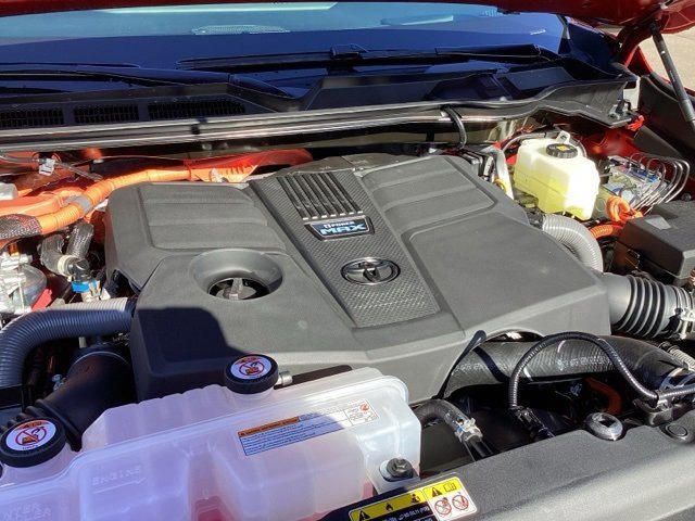 2025 Toyota Tundra Platinum - Photo 33