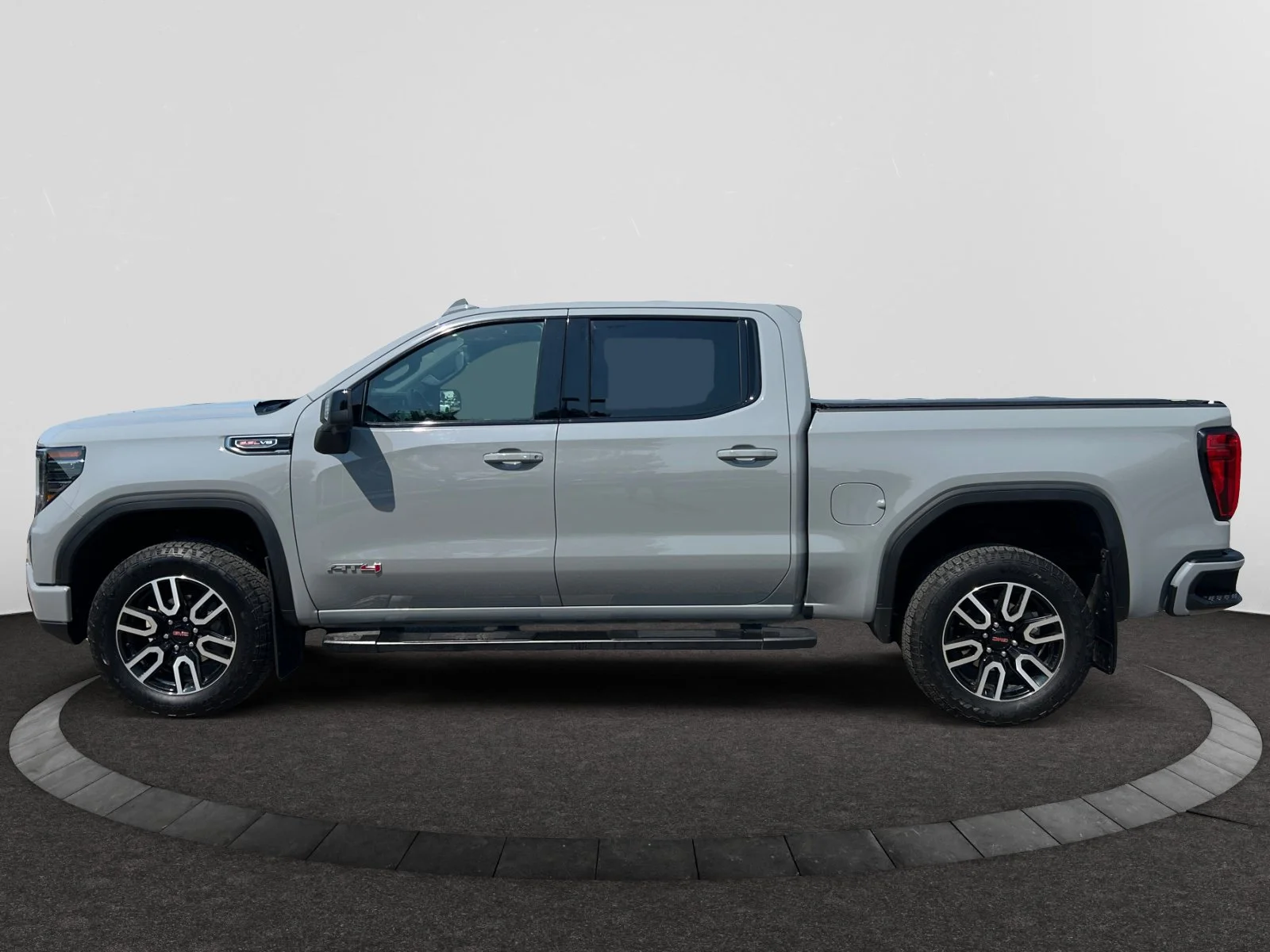 Used 2025 Gray GMC AT4 Crew Cab 6.2L Leather Sunroof Navigation 4x4 image 2