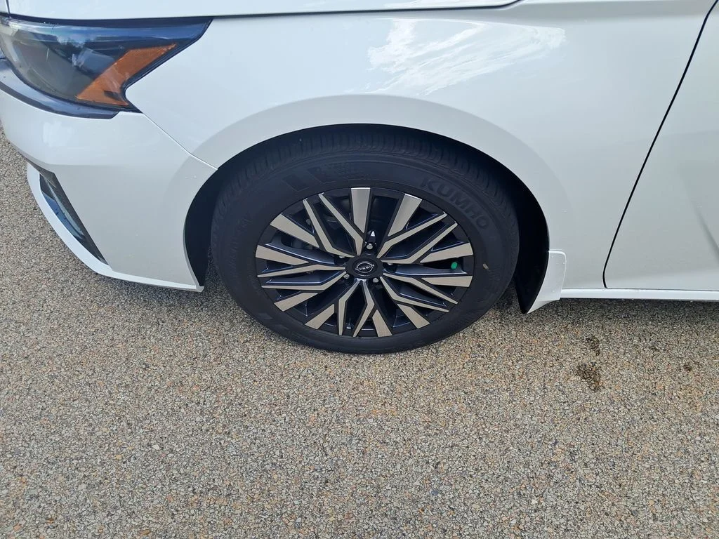 New 2026 White Nissan 2.5 SV image 28