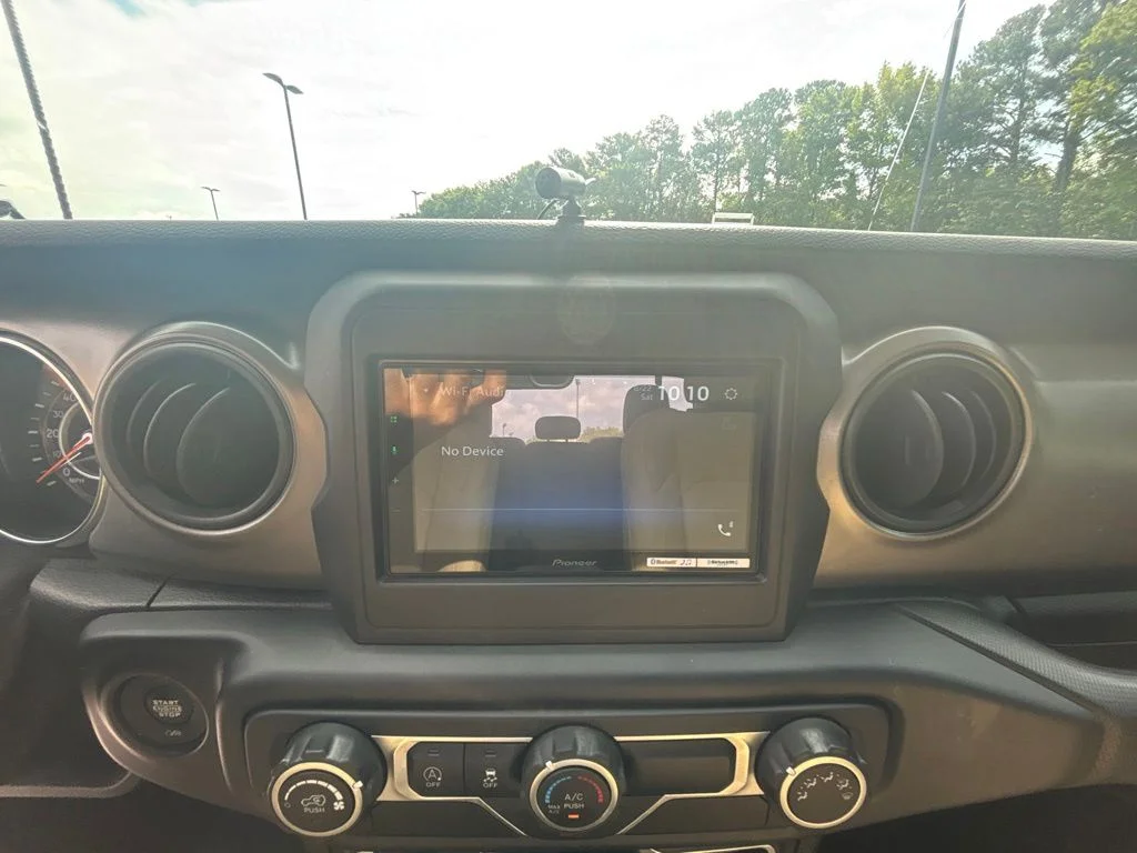 Used 2020 Red Jeep Sport image 14
