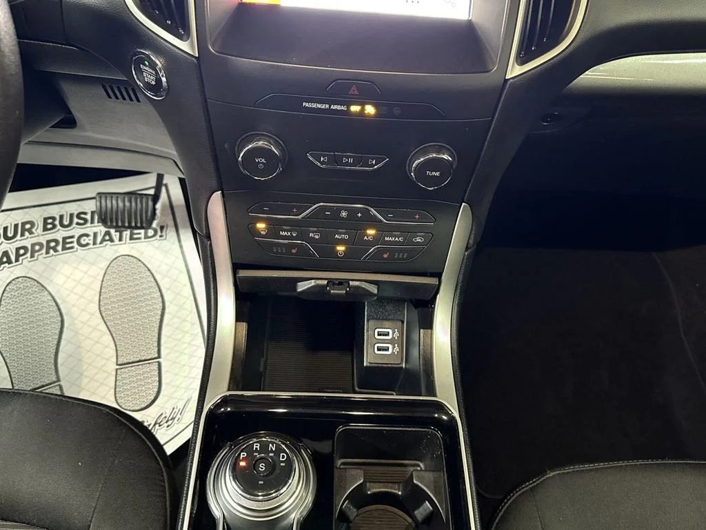 Used 2019 Agate Black Metallic Ford SEL image 27