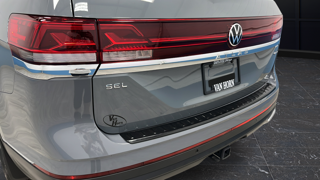 Used 2025 Gray Volkswagen 2.0T SEL image 41