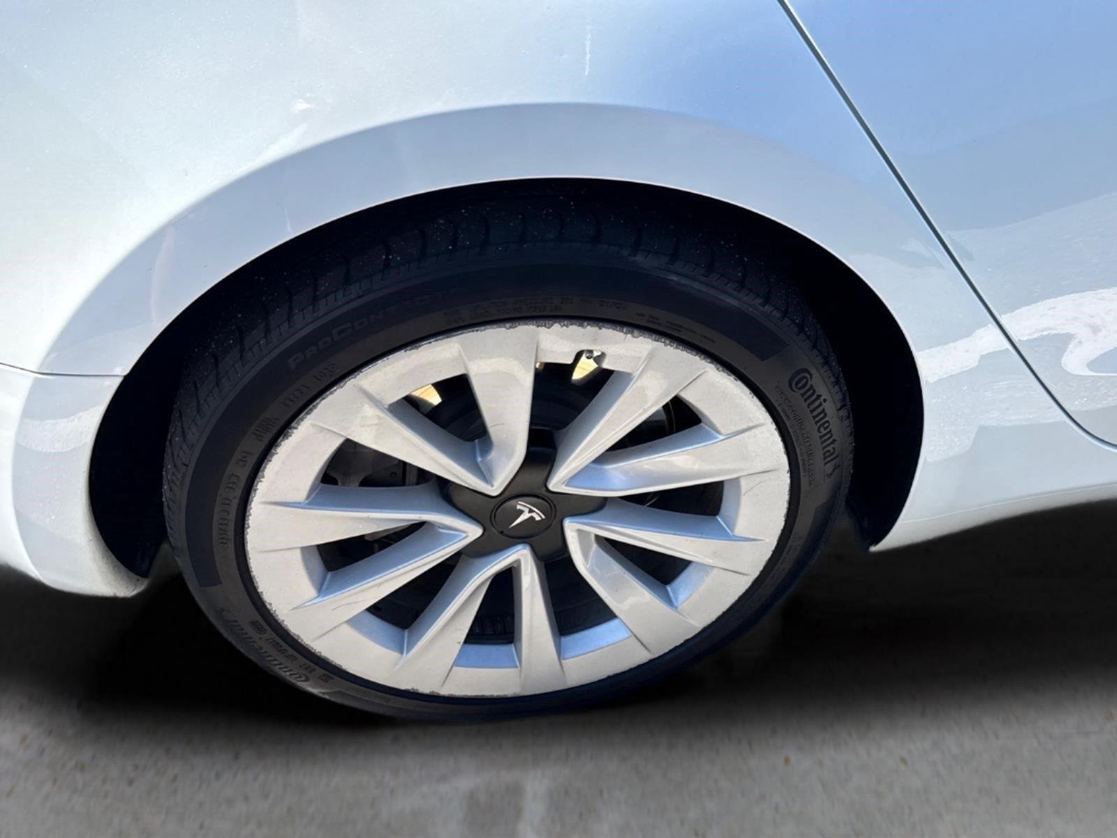 Used 2023  Tesla  image 15