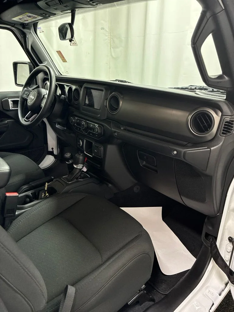 Used 2023 White Jeep Sport image 28