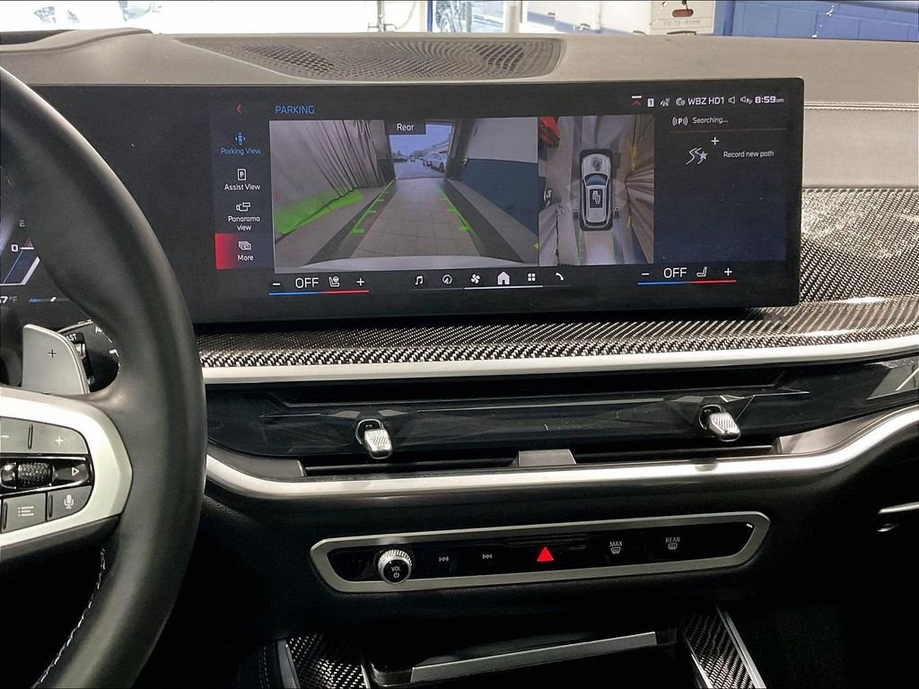 Used 2025 White BMW M60i image 18