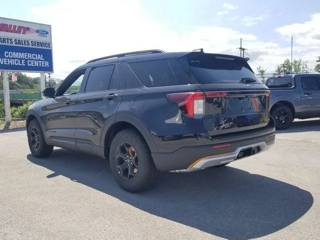 New 2026 Agate Black Metallic Ford Tremor® image 7