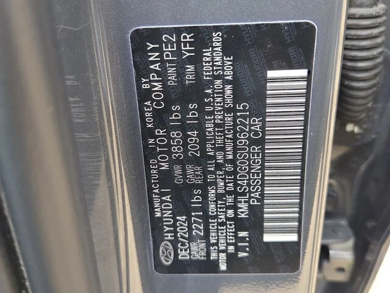 Used 2025 Gray Hyundai SEL Convenience image 7