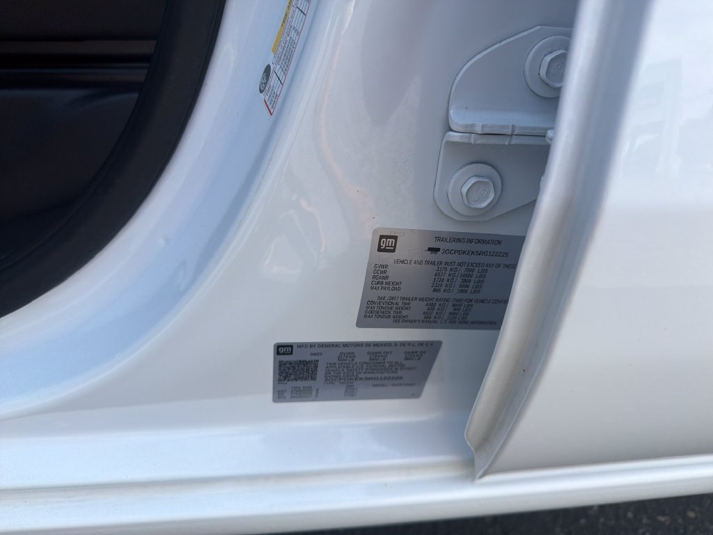 Used 2024 White Chevrolet LT image 24