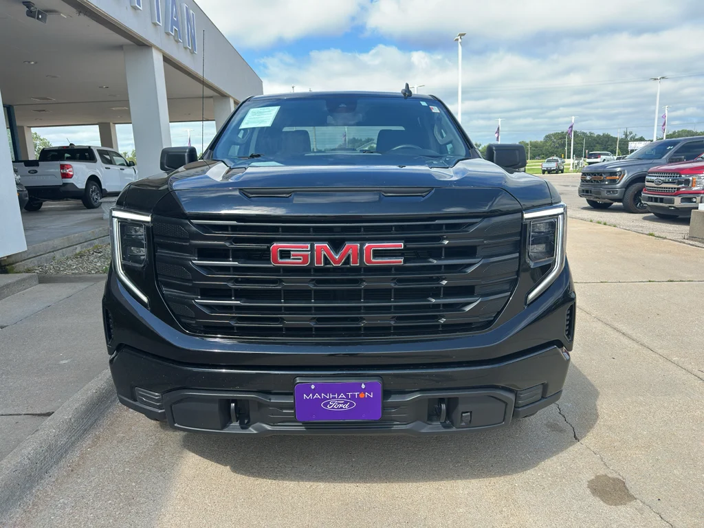 Used 2024 Onyx Black GMC Pro image 13