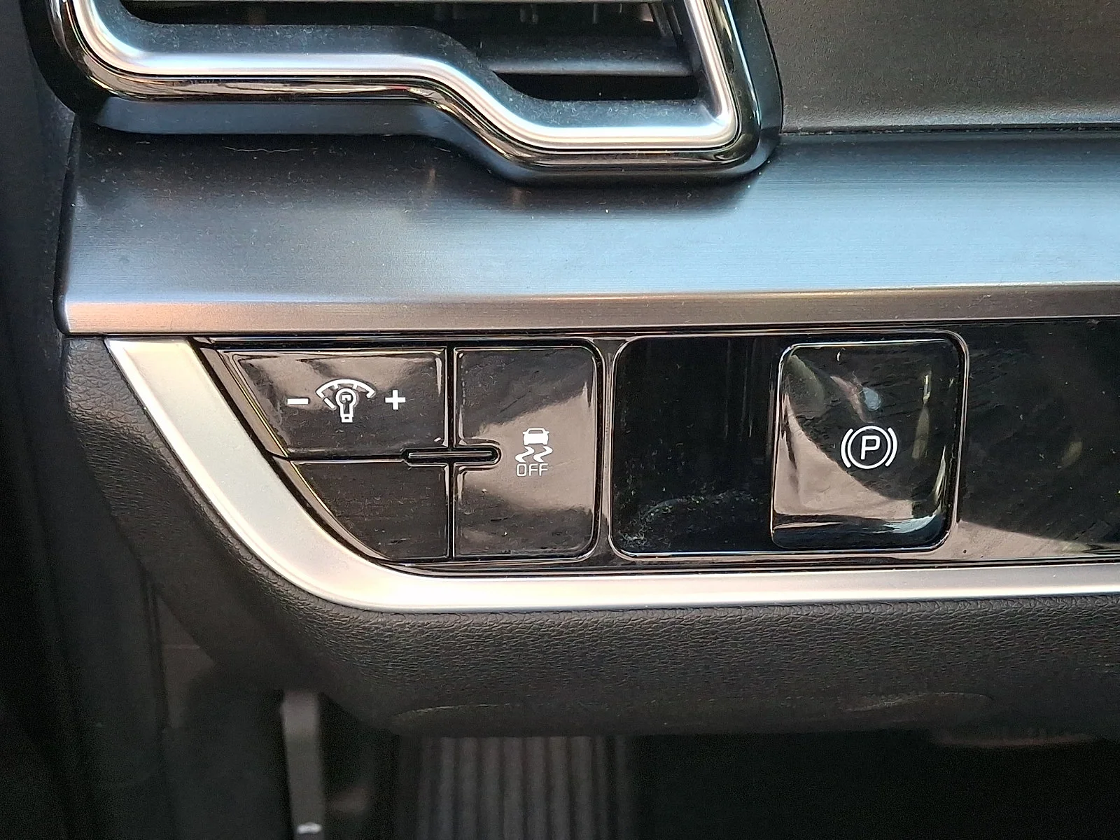 Certified Used 2024 Silver Kia EX image 24