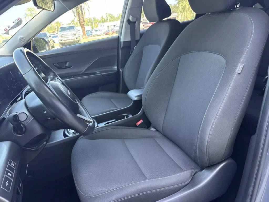 Used 2025 Gray Hyundai SEL image 30