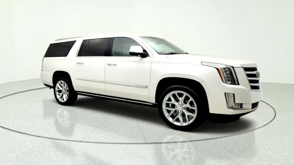 Used 2018 Crystal White Tricoat Cadillac 4WD 4dr Premium Luxury image 3