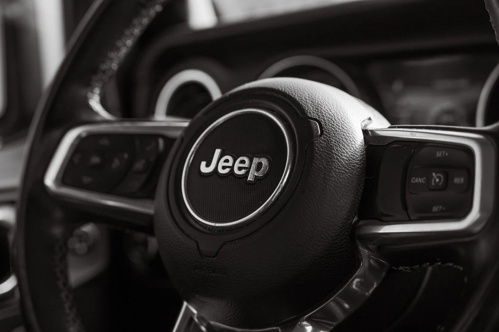 Used 2022 Gray Jeep Overland image 40