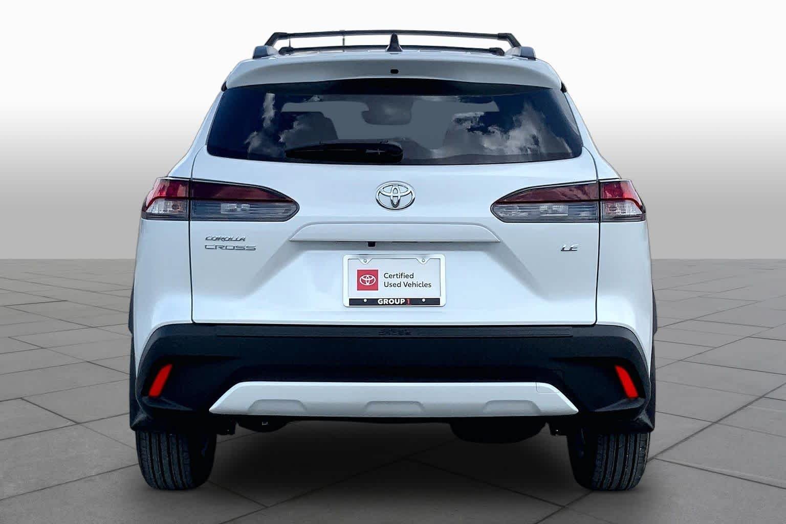 Used 2026 Wind Chill Pearl Toyota LE image 5
