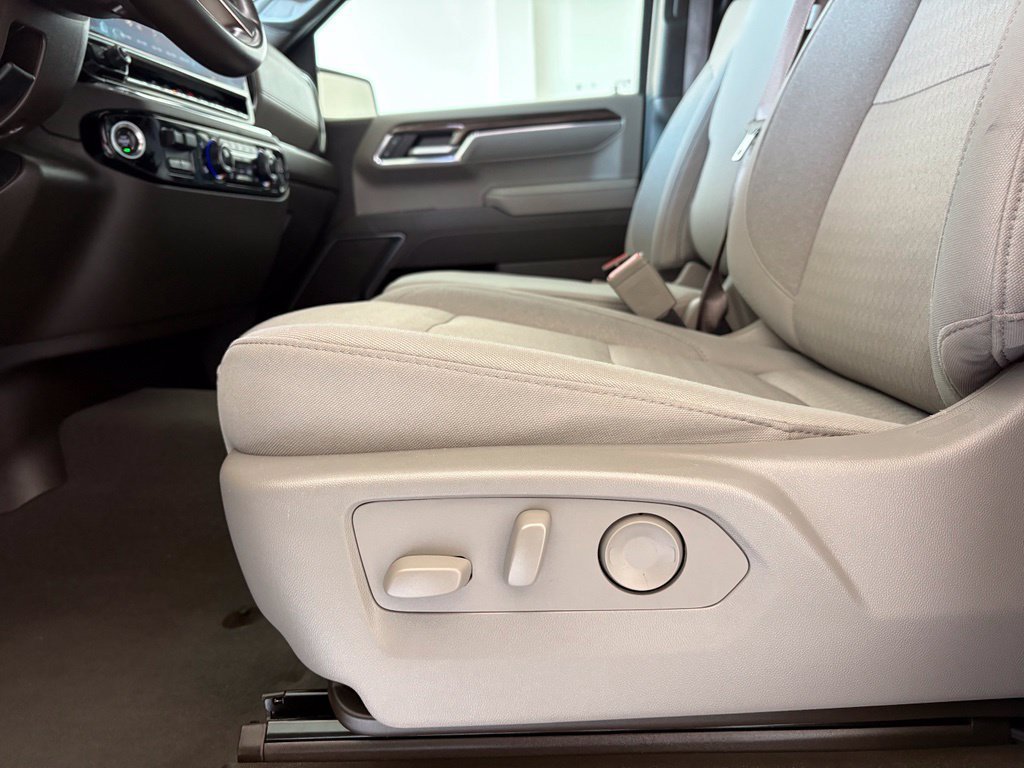 2025 Chevrolet Silverado 1500 LT - Photo 30