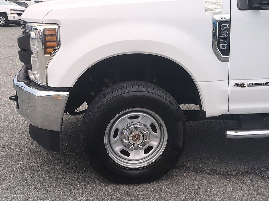 Used 2019 OXFORD WHITE Ford XL image 10