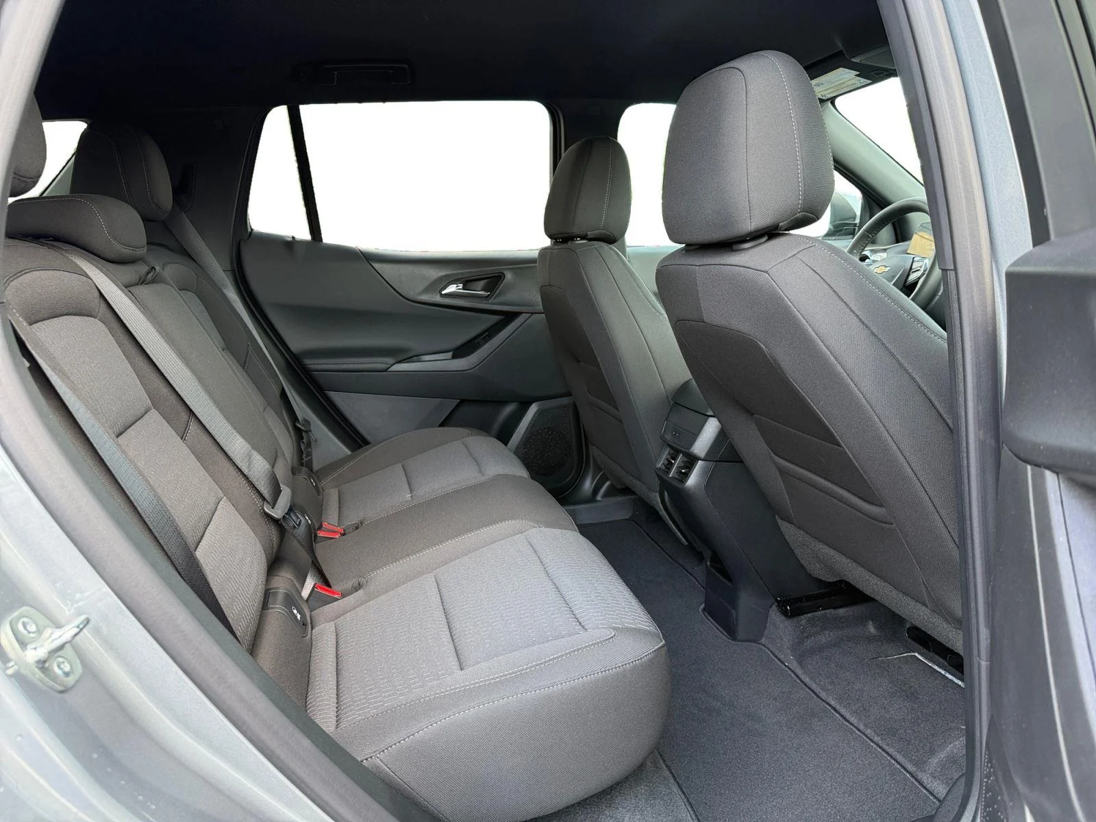 2027 Chevrolet Equinox LT - Photo 23