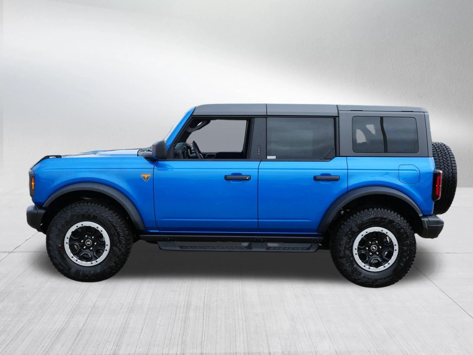 New 2026 Velocity Blue Metallic Ford Badlands image 4