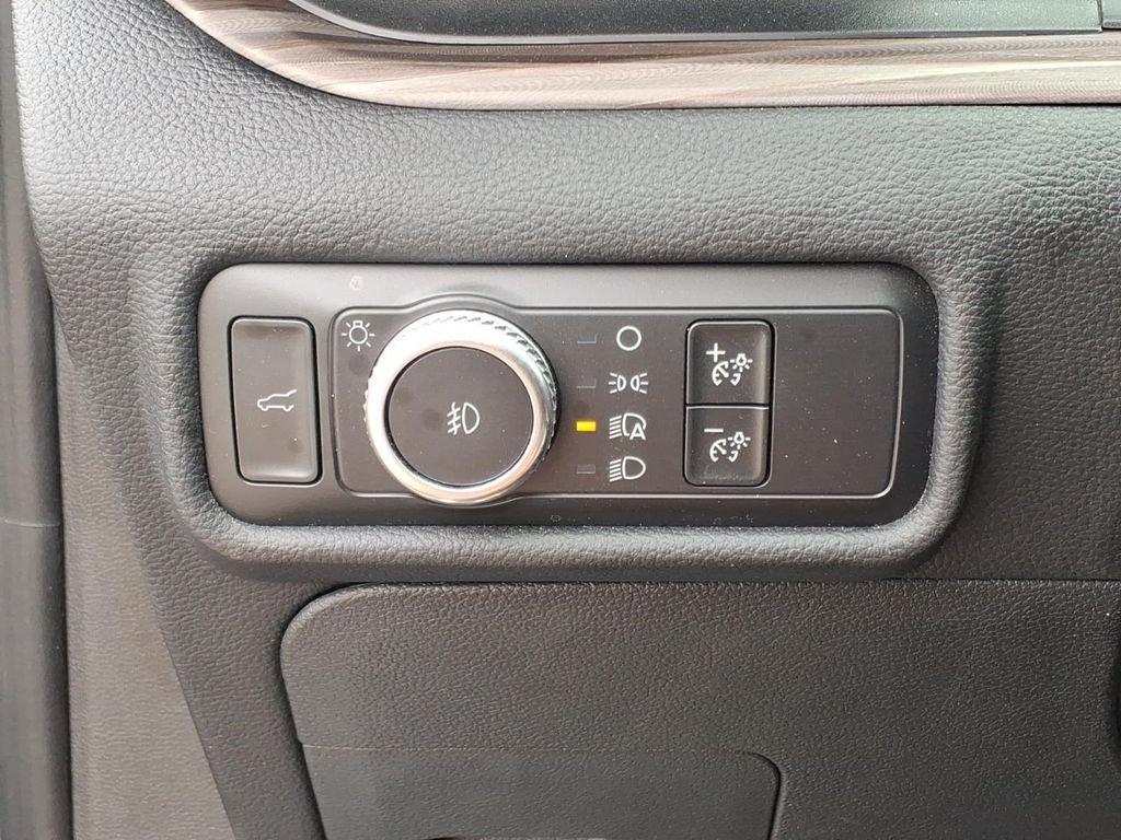 Used 2020 Blue Metallic Ford Limited image 19