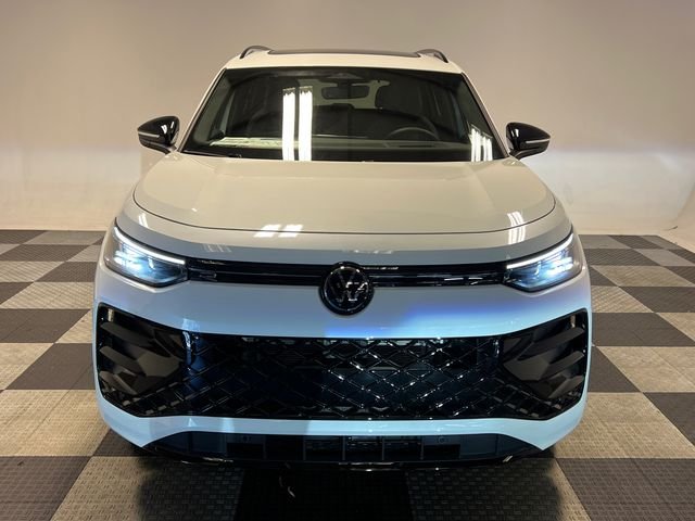 New 2026 White Volkswagen 2.0T SE R-Line Black image 2