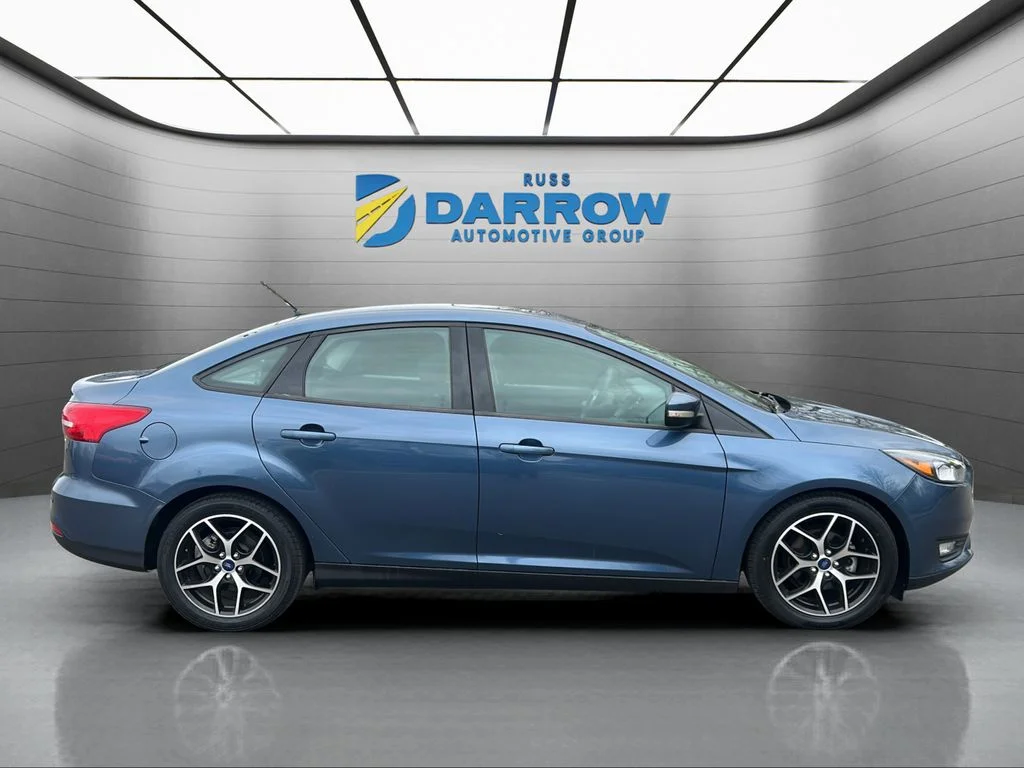Used 2018 Blue Ford SEL image 6