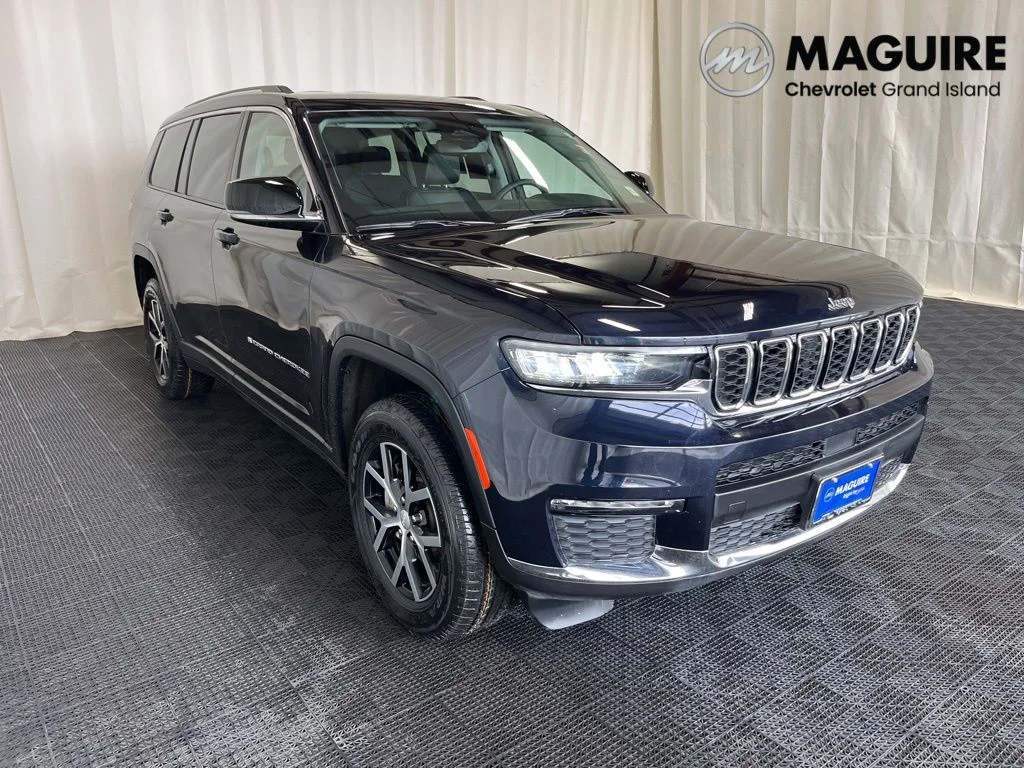 Used 2023 Black Jeep Limited image 29