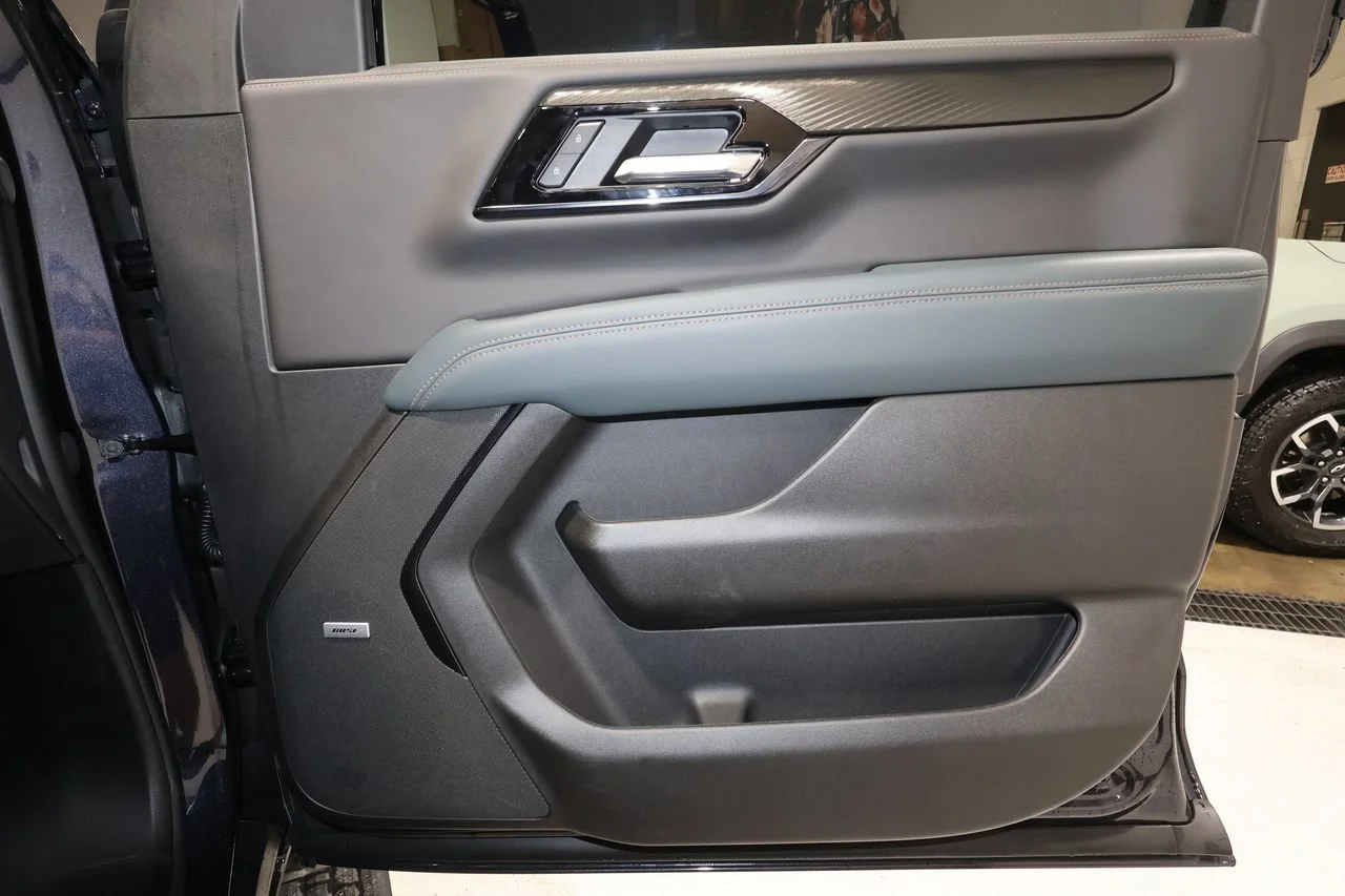 Used 2026 Titanium Rush Metallic GMC AT4 image 22