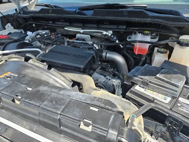 Used 2025 Summit White Chevrolet LT image 23