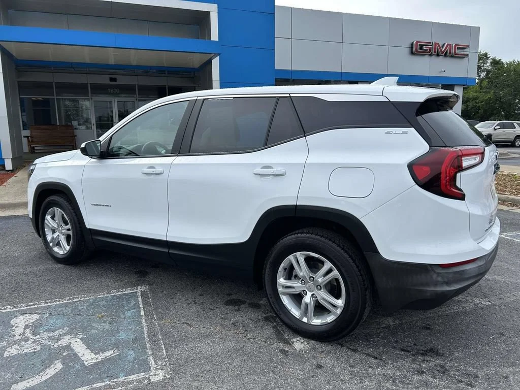 Used 2024 Summit White GMC SLE image 6