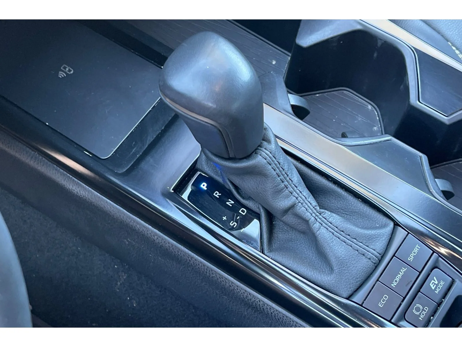 Used 2025 Heavy Metal Toyota SE image 32
