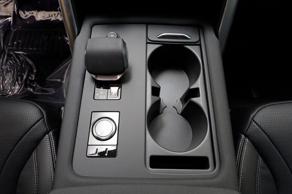 New 2025 Fuji White LAND ROVER S image 14