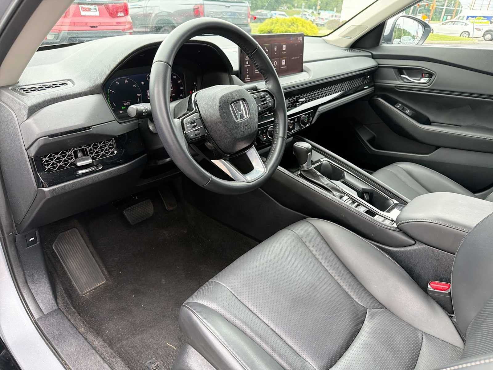Used 2023 Lunar Silver Metallic Honda Touring image 10